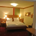 فندق Jaegerhof 3*